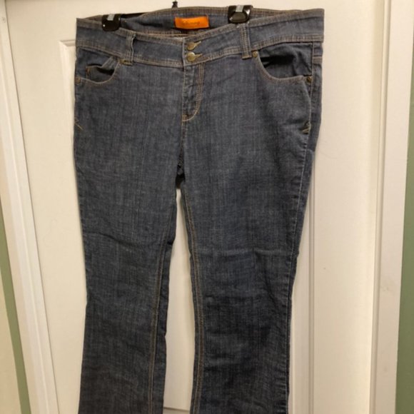 New Look "Shimmy" skinny flare jeans in a size UK 18/ US 14 - Picture 1 of 4